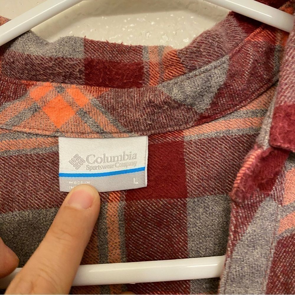 COLUMBIA woman’s long sleeve Button up Cotton plaid red gray flannel shirt M/L - Picture 4 of 7
